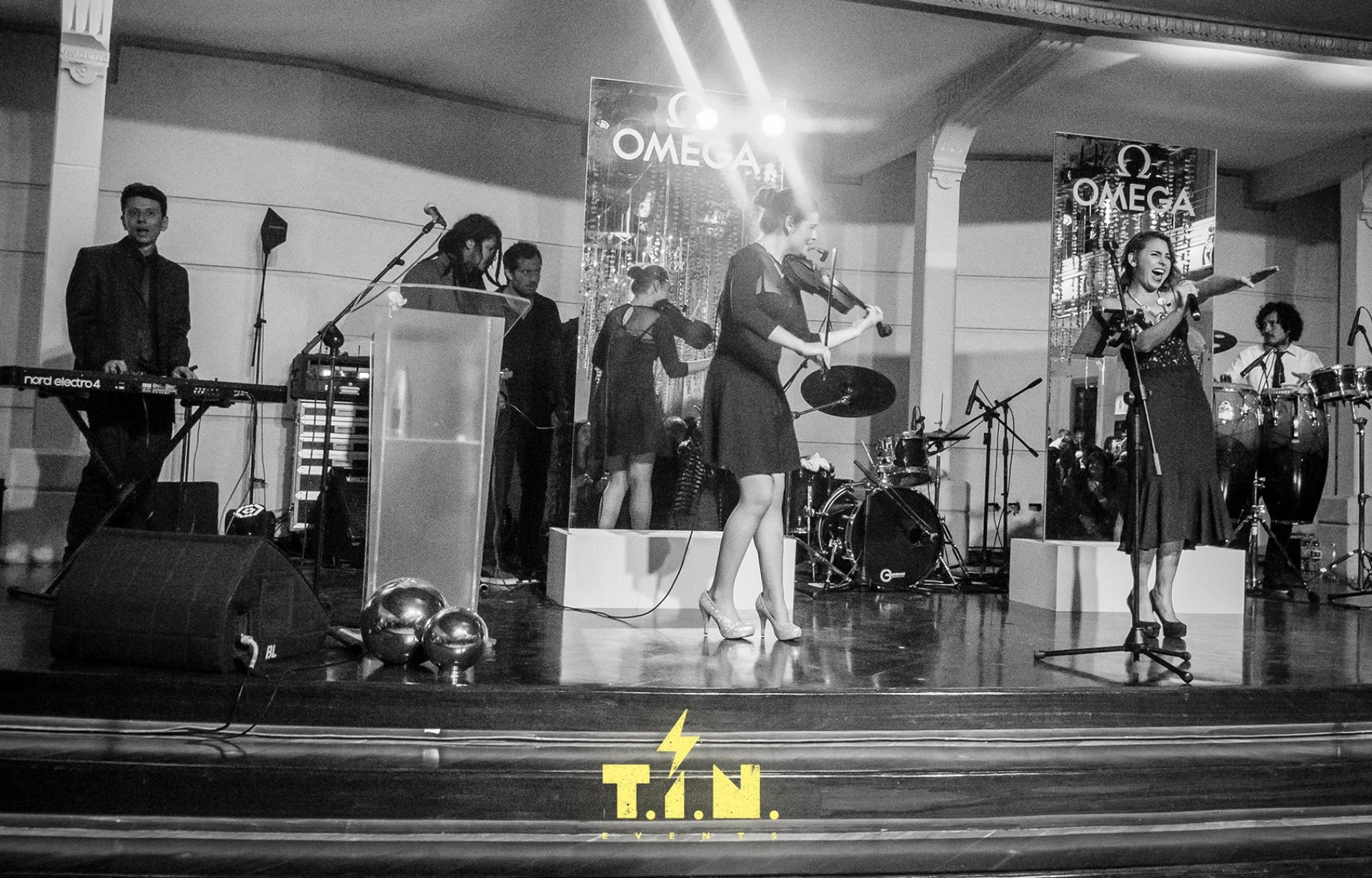 Omega---Cindy-Crawford---The-M-Boutique.-Abril-20-de-2016-4